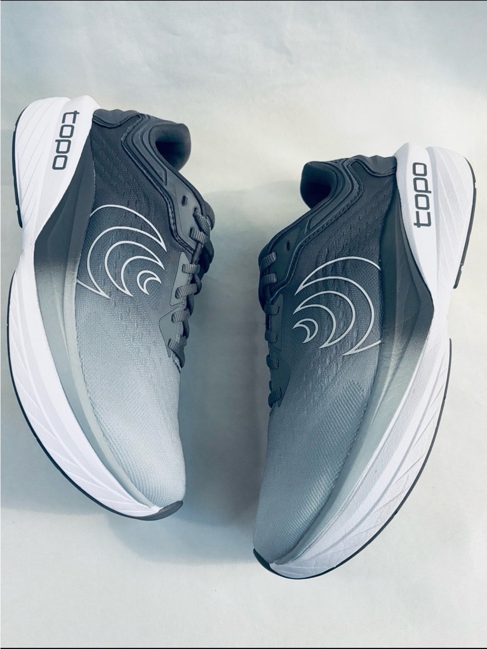 TOPO ATHLETIC PHANTOM 4 Running Shoes